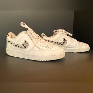 Nike- Women's White with Animal Detail Sneakers Size 7.5